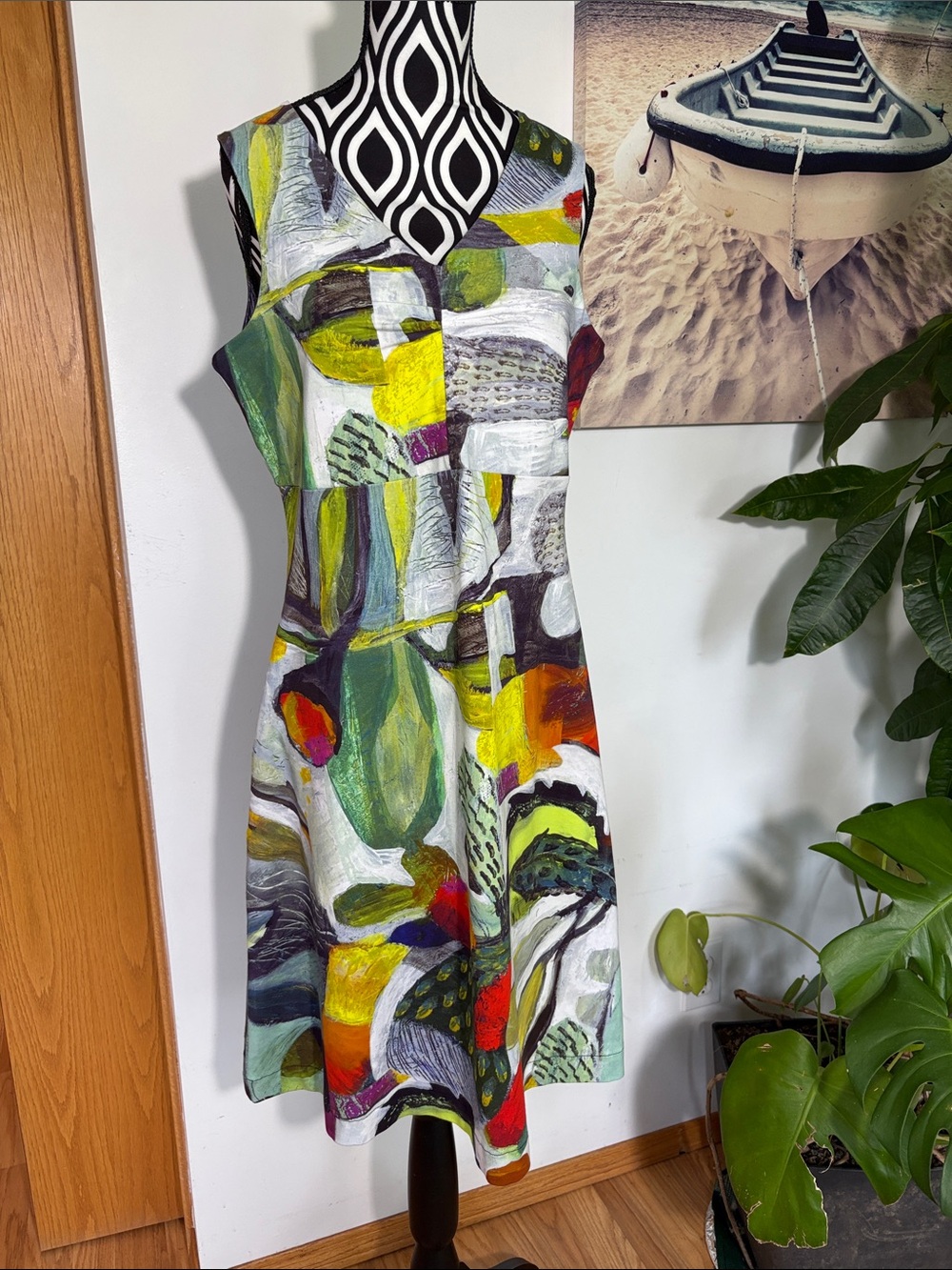 NWT Sleeveless Abstract Print V-Neck Dress in Multi-Color